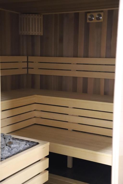 Hotel Sportowy Wolsztyn Bagian luar foto
